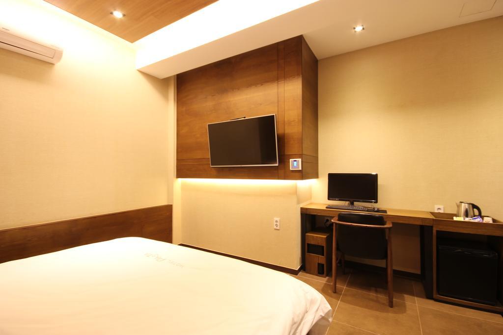 Hotel 38.5 Jinhae Чханвон Екстер'єр фото