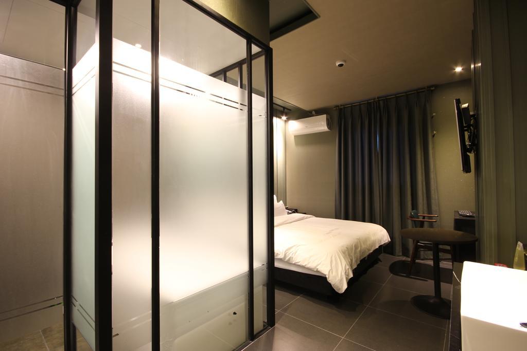 Hotel 38.5 Jinhae Чханвон Екстер'єр фото