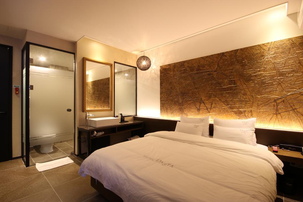 Hotel 38.5 Jinhae Чханвон Екстер'єр фото