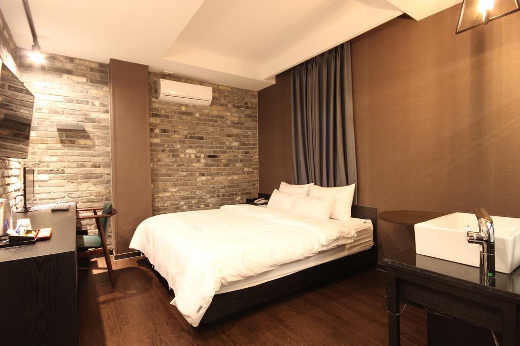 Hotel 38.5 Jinhae Чханвон Екстер'єр фото