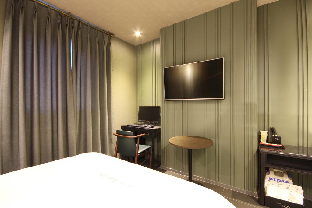 Hotel 38.5 Jinhae Чханвон Екстер'єр фото