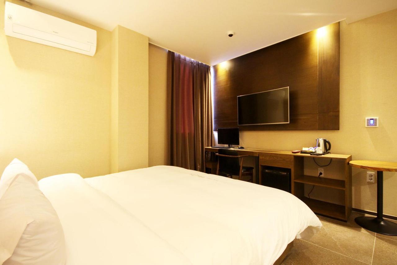 Hotel 38.5 Jinhae Чханвон Екстер'єр фото