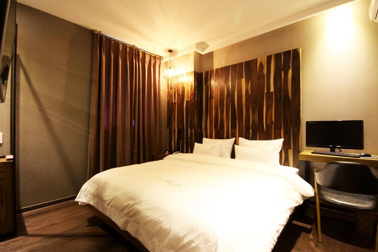 Hotel 38.5 Jinhae Чханвон Екстер'єр фото